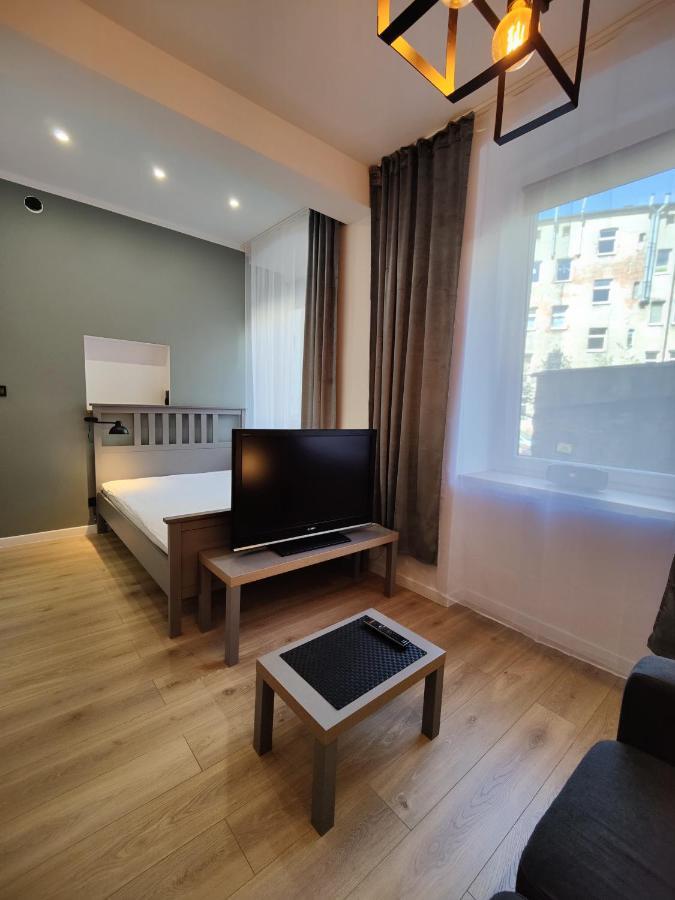 Apartament *